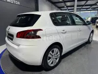 Usado Peugeot 308 Active 100 CV (73 kW) 2020 Blanco Berlina