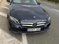 Usado Mercedes E220 194 CV (142 kW) 2016 Azul Berlina
