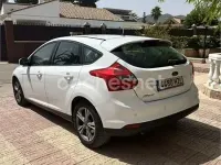 Usado Ford Focus 115 CV (84 kW) 2014 Blanco Berlina