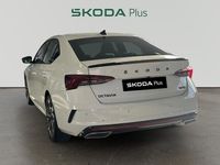 Usado Skoda Octavia RS 245 CV (180 kW) 2021 Blanco