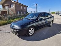 Usado Renault Laguna 100 CV (73 kW) 1998 Azul Berlina