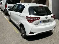 Usado Toyota Yaris Active 111 CV (81 kW) 2019 Blanco Berlina