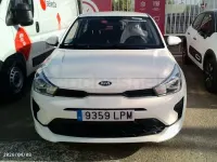 Usado Kia Rio 84 CV (61 kW) 2021 Blanco Berlina