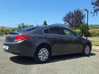 Usado Opel Insignia Selective 130 CV (95 kW) 2013 Gris / plata Berlina