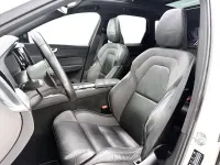 Usado Volvo XC60 R-Design 390 CV (286 kW) 2020 Gris / plata SUV