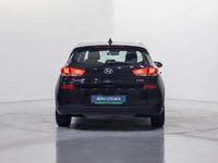 Usado Hyundai i30 120 CV (88 kW) 2017 Negro Utilitario