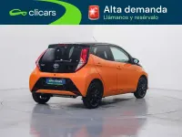 Usado Toyota Aygo X-play 72 CV (52 kW) 2019 Naranja Utilitario