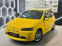 Usado Fiat Punto 80 CV (58 kW) 2003 Amarillo Utilitario