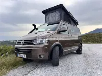 Usado VW Multivan Highline 180 CV (132 kW) 2010 Marrón Monovolumen
