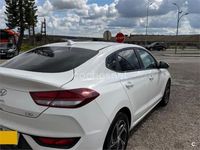 Usado Hyundai i30 120 CV (88 kW) 2022 Blanco Berlina