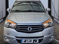 Usado Ssangyong (KGM) Rodius 155 CV (114 kW) 2013 Gris / plata Monovolumen