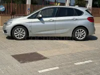 Usado BMW 225 Active Tourer iPerformance 224 CV (164 kW) 2017 Gris / plata Monovolumen