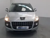 Usado Peugeot 3008 Access 112 CV (82 kW) 2011 Gris / plata Familiar