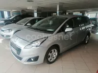 Usado Peugeot 5008 Active 115 CV (84 kW) 2014 Gris / plata Monovolumen