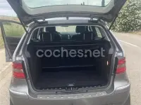 Usado Mercedes B180 109 CV (80 kW) 2009 Gris / plata Monovolumen