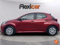 Usado Toyota Yaris Hybrid Active 116 CV (85 kW) 2023 Rojo Berlina