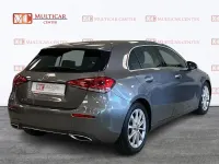 Usado Mercedes A180 136 CV (100 kW) 2019 Gris / plata Berlina
