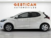 Usado Toyota Yaris Hybrid Active 116 CV (85 kW) 2021 Blanco Berlina