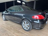 Usado Peugeot 307 CC 110 CV (80 kW) 2008 Negro Descapotable