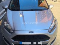 Usado Ford Fiesta Trend 82 CV (60 kW) 2016 Gris / plata Berlina