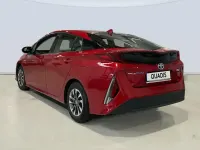 Usado Toyota Prius Advance 122 CV (89 kW) 2022 Rojo Utilitario
