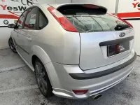 Usado Ford Focus Sport 145 CV (106 kW) 2005 Gris Utilitario