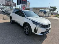 Usado Peugeot 5008 Allure 130 CV (95 kW) 2022 Blanco SUV