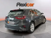 Usado Kia Ceed 136 CV (100 kW) 2023 Gris Utilitario
