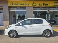 Usado Toyota Yaris Hybrid Advance 100 CV (73 kW) 2020 Blanco Berlina
