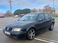 Usado VW Bora Conceptline 105 CV (77 kW) 2003 Negro Berlina