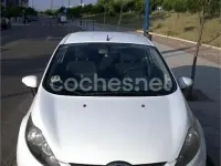 Usado Ford Fiesta 95 CV (69 kW) 2011 Blanco Berlina
