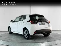 Usado Toyota Yaris Hybrid Active 116 CV (85 kW) 2024 Blanco Berlina