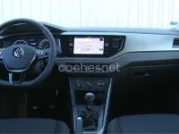 Usado VW Polo Advance 75 CV (55 kW) 2018 Gris / plata Utilitario