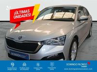 Usado Skoda Scala Ambition 110 CV (80 kW) 2023 Plateado Utilitario