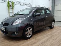 Usado Toyota Yaris Connect Style 101 CV (74 kW) 2010 Gris / plata Utilitario