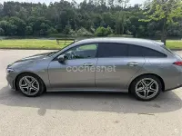 Usado Mercedes CLA200 Shooting Brake 150 CV (110 kW) 2021 Gris / plata Familiar