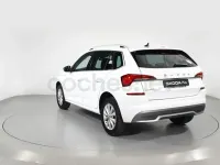 Usado Skoda Kamiq 110 CV (80 kW) 2022 Blanco SUV
