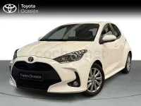 Usado Toyota Yaris Hybrid Active 116 CV (85 kW) 2022 Blanco Berlina