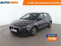 Usado Hyundai i30 120 CV (88 kW) 2019 Gris Berlina
