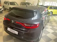 Usado Renault Mégane IV LIMITED 115 CV (84 kW) 2020 Gris / plata Berlina