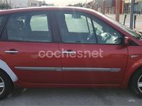 Usado Renault Scénic II Dynamique 105 CV (77 kW) 2006 Granate Monovolumen