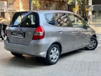 Usado Honda Jazz 78 CV (57 kW) 2006 Gris Utilitario