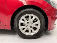 Usado Hyundai i20 99 CV (72 kW) 2017 Rojo Utilitario