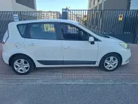Usado Renault Scénic III Expression 95 CV (69 kW) 2013 Blanco Monovolumen