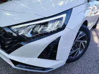 Usado Hyundai i20 100 CV (73 kW) 2025 Blanco Utilitario