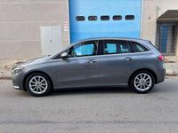 Usado Mercedes B180 136 CV (100 kW) 2021 Gris / plata Monovolumen
