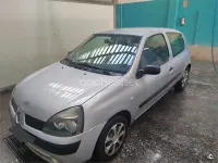 Usado Renault Clio II Authentique 60 CV (44 kW) 2003 Gris / plata Berlina