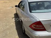 Usado Mercedes C240 Avantgarde 170 CV (125 kW) 2002 Gris / plata Berlina