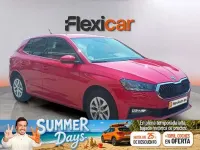 Usado Skoda Fabia Selection 95 CV (69 kW) 2024 Rojo Utilitario