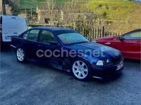 Usado BMW 320 150 CV (110 kW) 1996 Azul Berlina